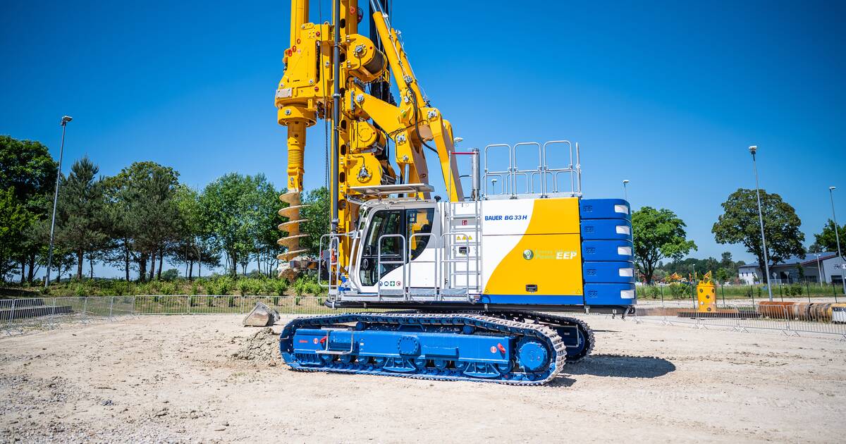 MÁY KHOAN CỌC NHỒI BAUER BG28